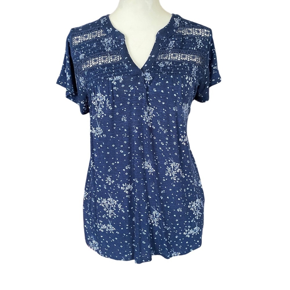 Rewind women's small short sleeve blue and white floral stretchy top summer